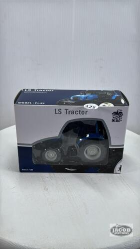 LS P7040 TRACTOR WITH CAB