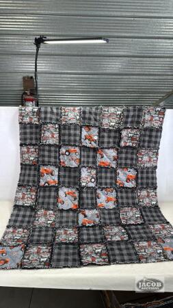 ALLIS-CHALMERS HAND MADE QUILT