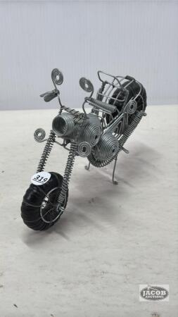 METAL WIRE MOTORCYCLE ON KICK STAND