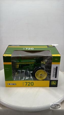 1956 JOHN DEERE 720 NARROW TRACTOR