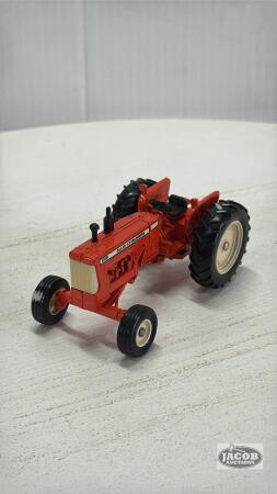 ALLIS-CHALMERS D19 TRACTOR