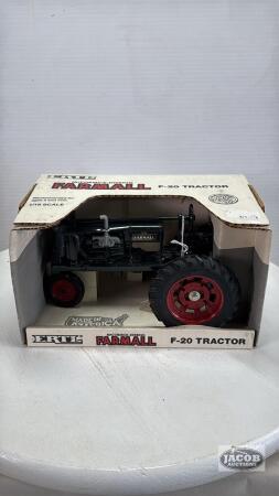 FARMALL F-20 TRACTOR