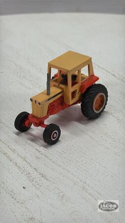 CUSTOM CASE 930 TRACTOR WITH CAB