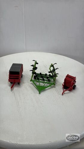 (3) 1/64 ERTL IMPLEMENTS