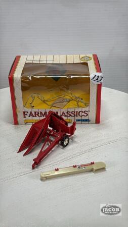 CASE CORN PICKER