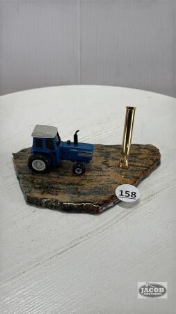 FORD TW 35 TRACTOR MOUNTED ON PEN HOLDER