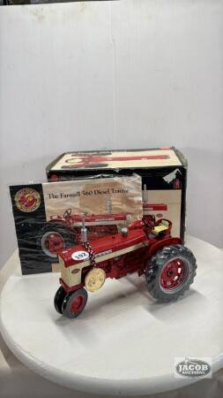 FARMALL 560 DIESEL TRACTOR