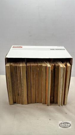 ASSORTED LOT OF INTERNATIONAL PARTS CATALOGUES