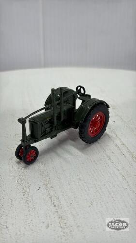 MASSEY HARRIS CHALLENGER NARROW FRONT TRACTOR