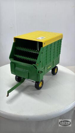 JOHN DEERE SILAGE WAGON