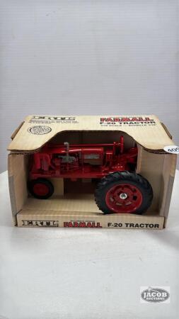FARMALL F-20 TRACTOR