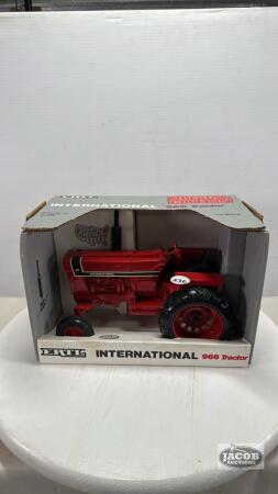 INTERNATIONAL 966 TRACTOR