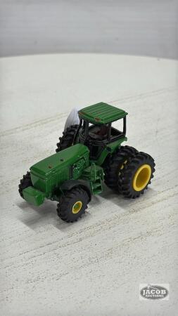 CUSTOM JOHN DEERE TRACTOR WITH SPACED DUALS