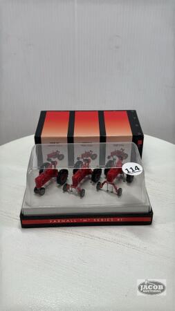 FARMALL "M" SERIES NO 1 TRACTORS SET