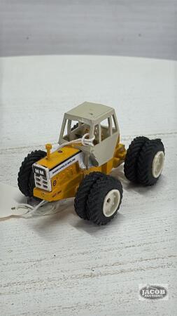CUSTOM MINNEAPOLIS MOLINE A4T-1600 TRACTOR