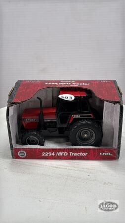 CASE INTERNATIONAL 2294 TRACTOR