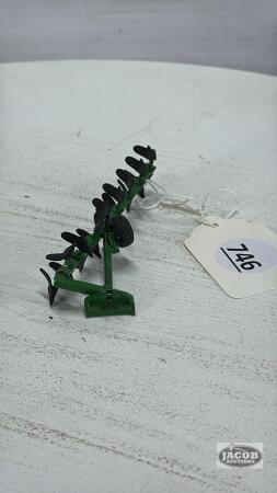 CUSTOM GREEN 8 FURROW ROLLOVER PLOW