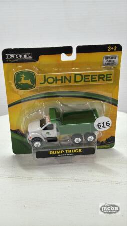 JOHN DEERE DUMP TRUCK