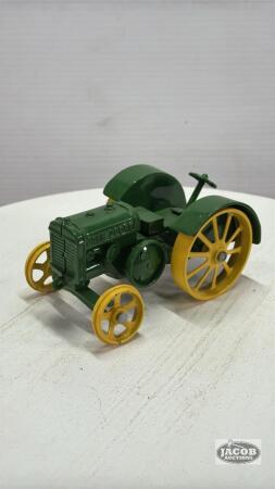 JOHN DEERE CAST TRACTOR