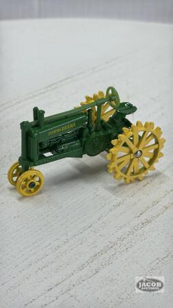 JOHN DEERE NARROW FRONT TRACTOR WITH STEEL WHEELS