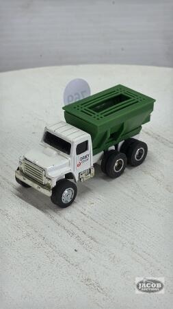 CUSTOM DAIRY CO-OP TANDEM AXLE TRUCK W/MIXER