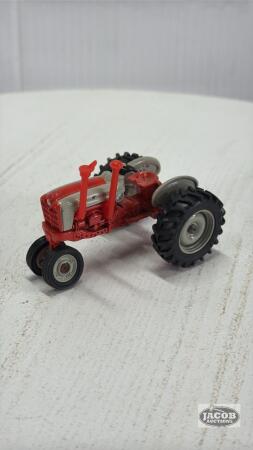 FORD 901 POWER MASTER NARROW FRONT TRACTOR