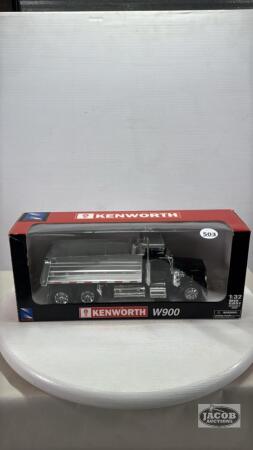 KENWORTH W900 DUMP TRUCK