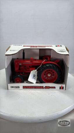 INTERNATIONAL 600 DIESEL TRACTOR