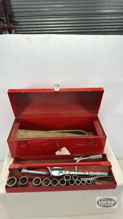 STEEL INTERNATIONAL TOOLBOX WITH CONTENTS