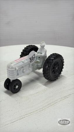 PLASTIC TRACTOR