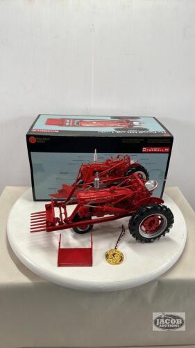MCCORMICK FARMALL MD WITH LOADER