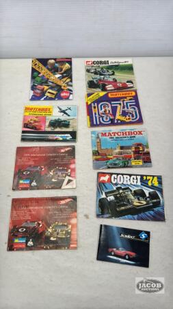(9) TOY POCKET BROCHURES