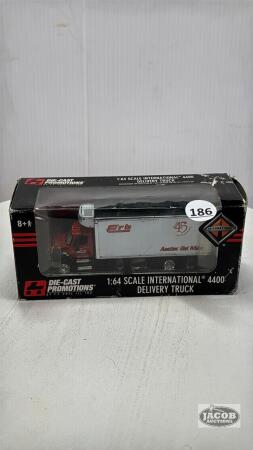 ERB INTERNATIONAL 4400 STRAIGHT TRUCK