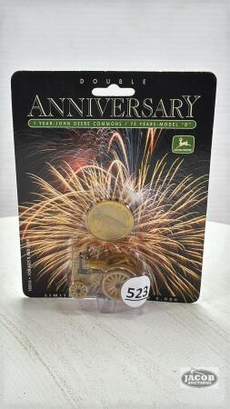 JOHN DEERE DBL ANNIVERSARY D TRACTOR W/MEDALLION