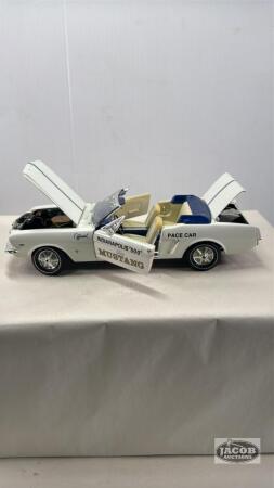 INDIANAPOLIS 500 PACE CAR 1964 1/2 FORD MUSTANG