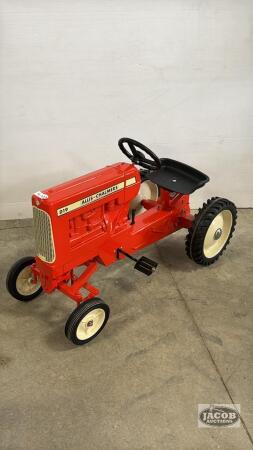 ALLIS CHALMERS D19 PEDAL TRACTOR