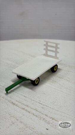 JOHN DEERE FLAT RACK SMALL SQUARE WAGON
