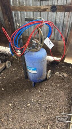 Power Fist Pneumatic Oil Extractor