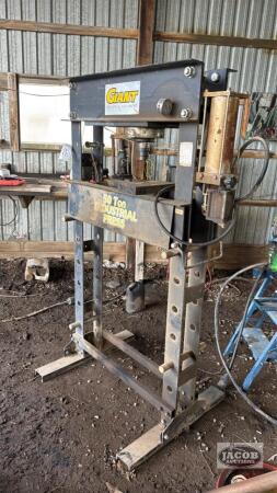 Giant 50 Ton Pneumatic Hydraulic Press