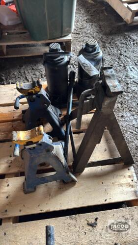 (2) Bottle Jacks, (3) Axle Stands, (2) Stands are 3 Ton