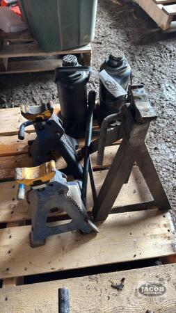 (2) Bottle Jacks, (3) Axle Stands, (2) Stands are 3 Ton
