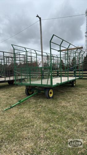 BALE THROWER WAGON