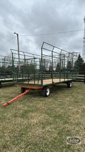 BALE THROWER WAGON
