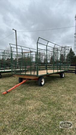 BALE THROWER WAGON