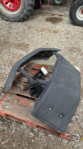 (2) IH FRONT FENDERS WITH BRACKETS