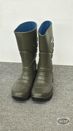PAIR OF TORENNA THERMAL SIZE 12 RUBBER BOOTS