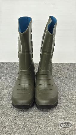PAIR OF TORENNA THERMAL SIZE 13 RUBBER BOOTS