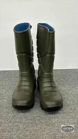 PAIR OF TORENNA THERMAL SIZE 11.5 RUBBER BOOTS