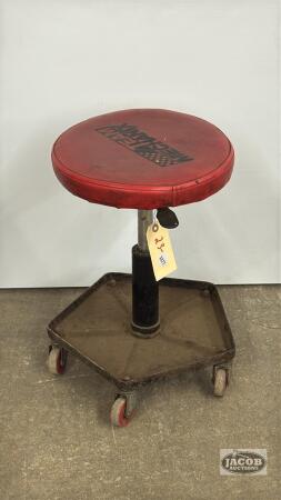 TEAM MECHANIX ROLLING SHOP STOOL. NON ADJUSTABLE