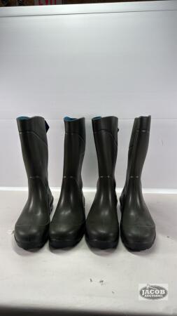 (2) PAIR OF SIZE 10 TORENNA RUBBER BOOTS